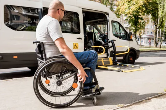 Van per trasporto disabili con rampa di accesso a Verona da Zaupa